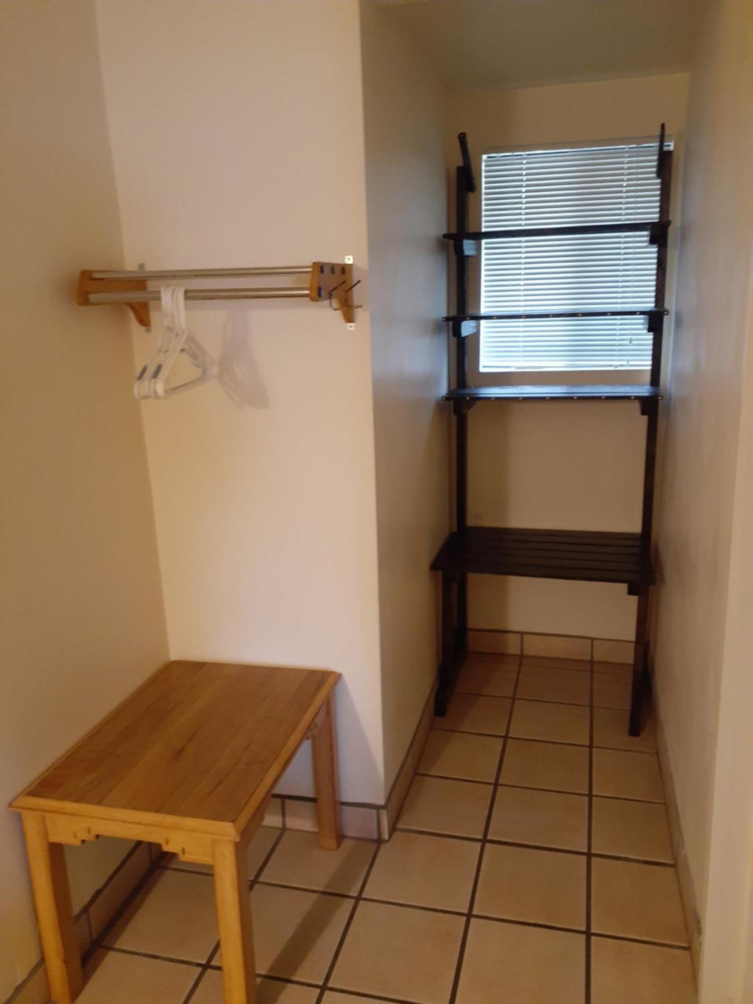 Stagecoach Suites Уикенберг Номер фото