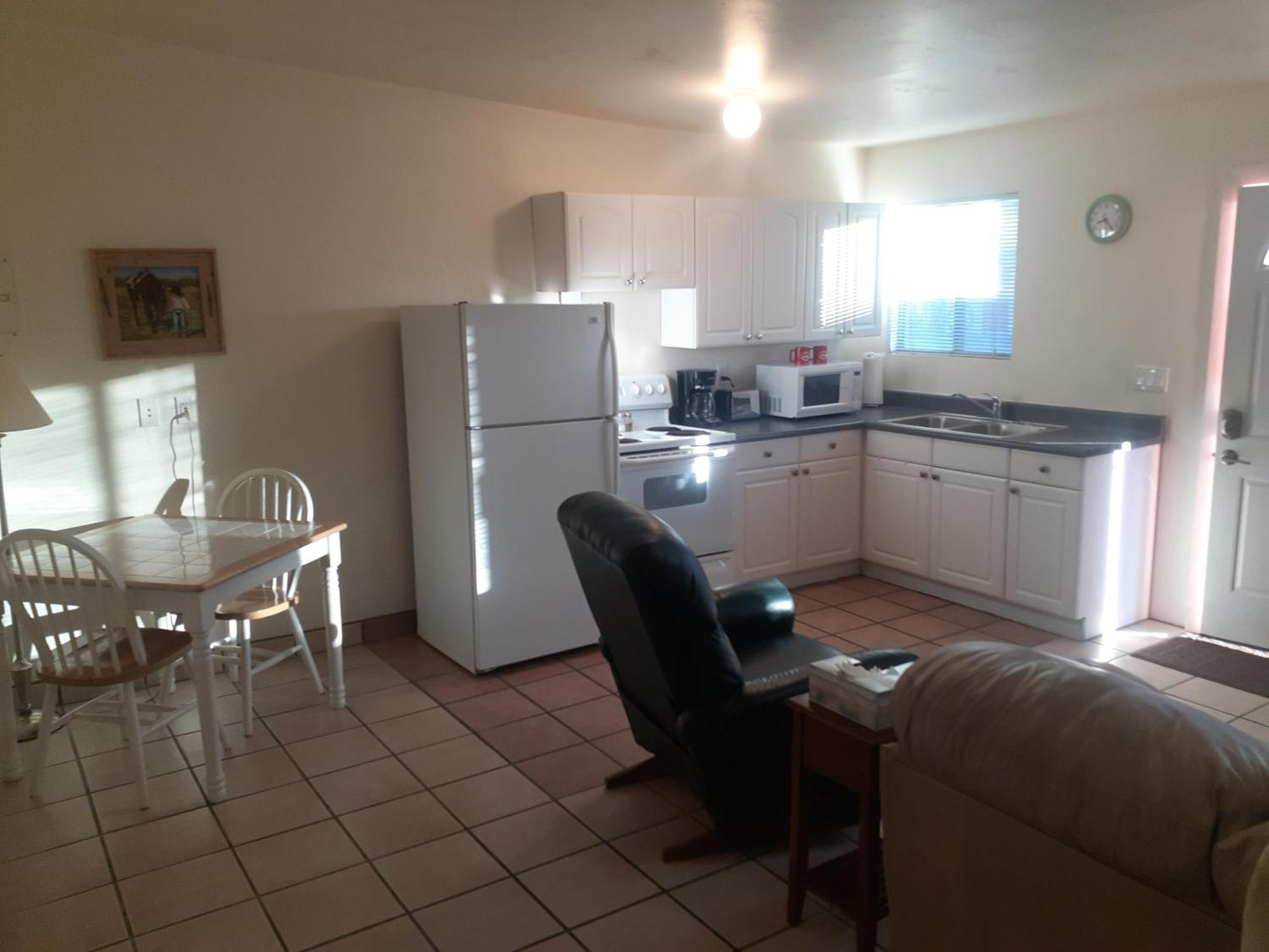Stagecoach Suites Уикенберг Экстерьер фото